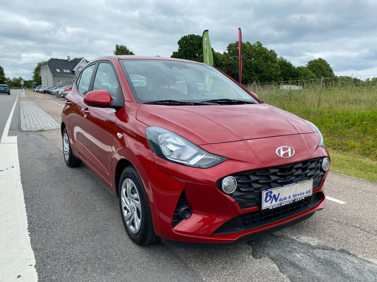 Rød Hyundai i10 fra 2021