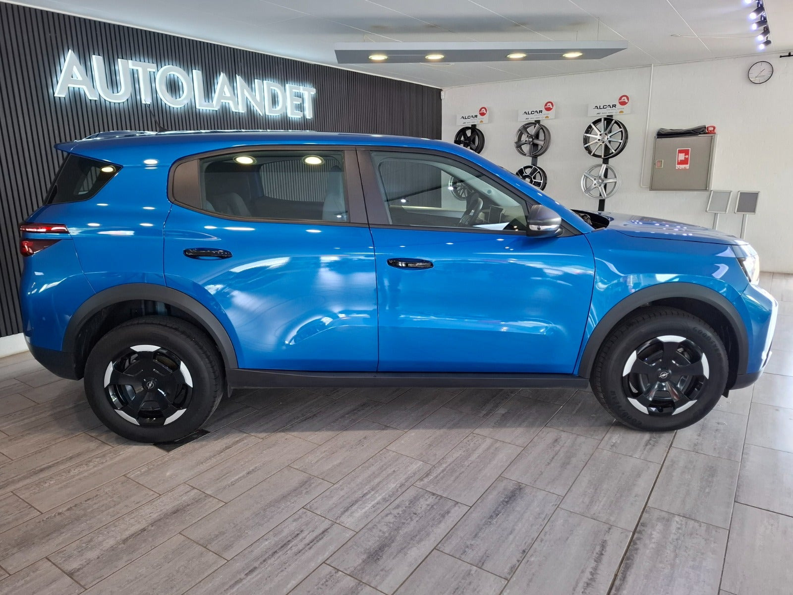Blå Opel Frontera fra 2025