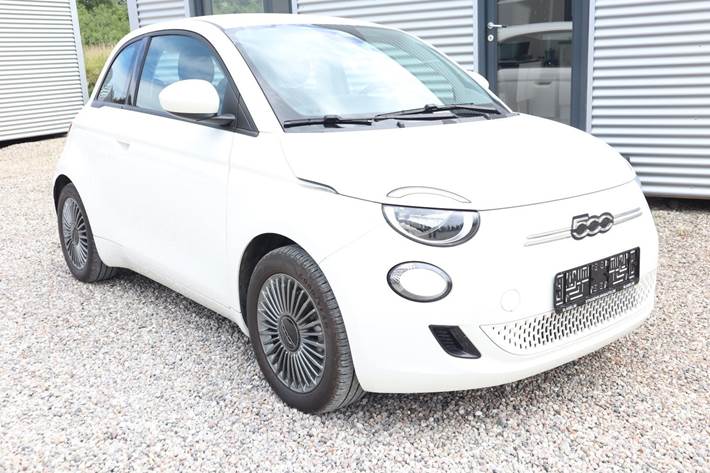 Hvid Fiat 500e fra 2023