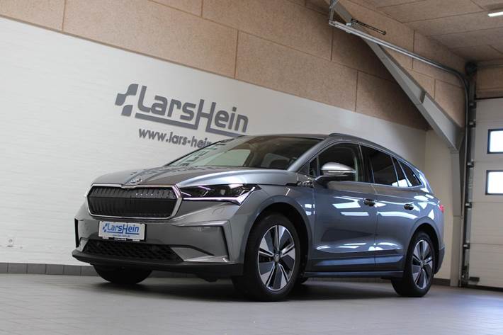 Grå Skoda Enyaq fra 2022