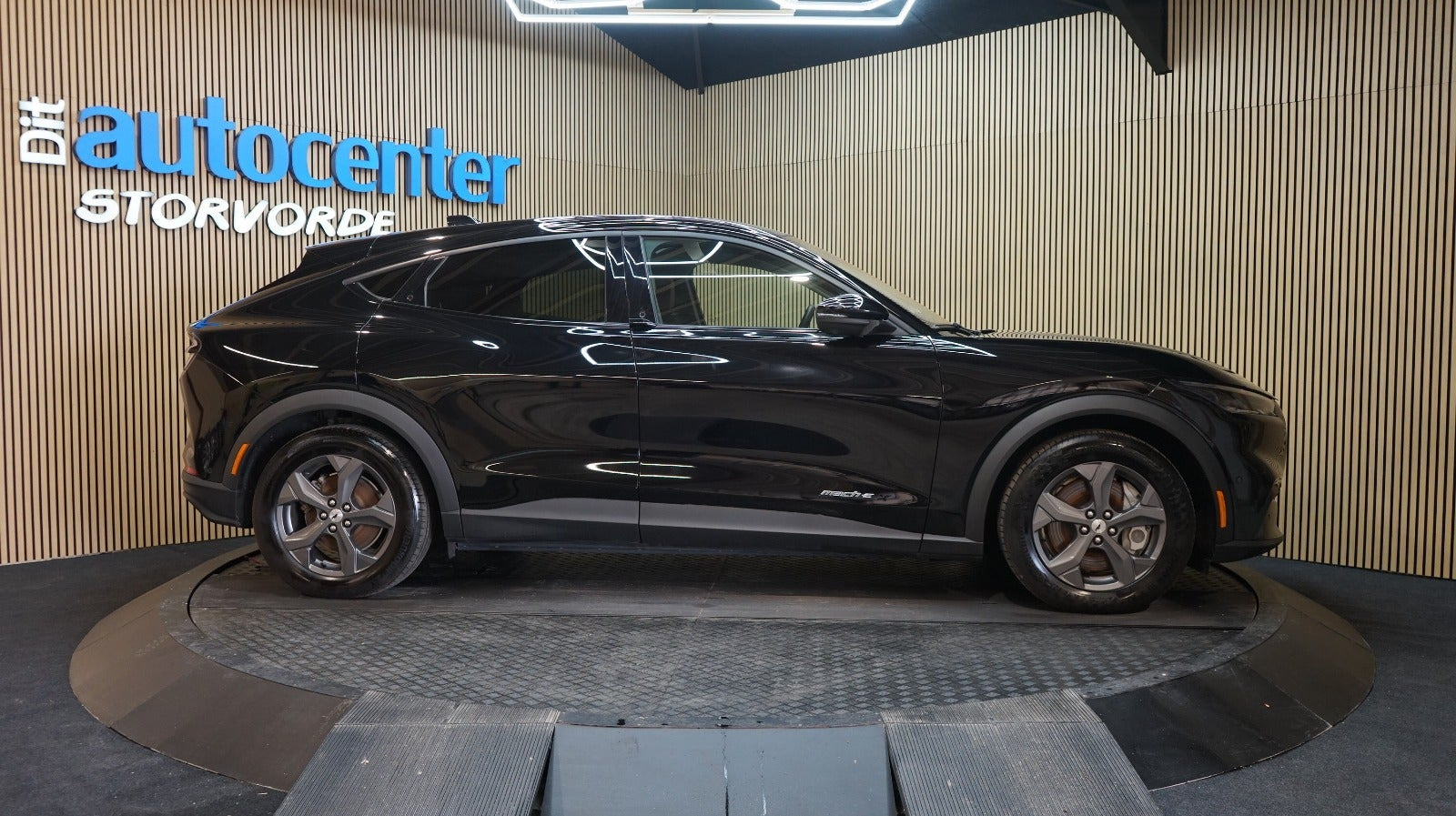 Sort Ford Mustang Mach-E fra 2022