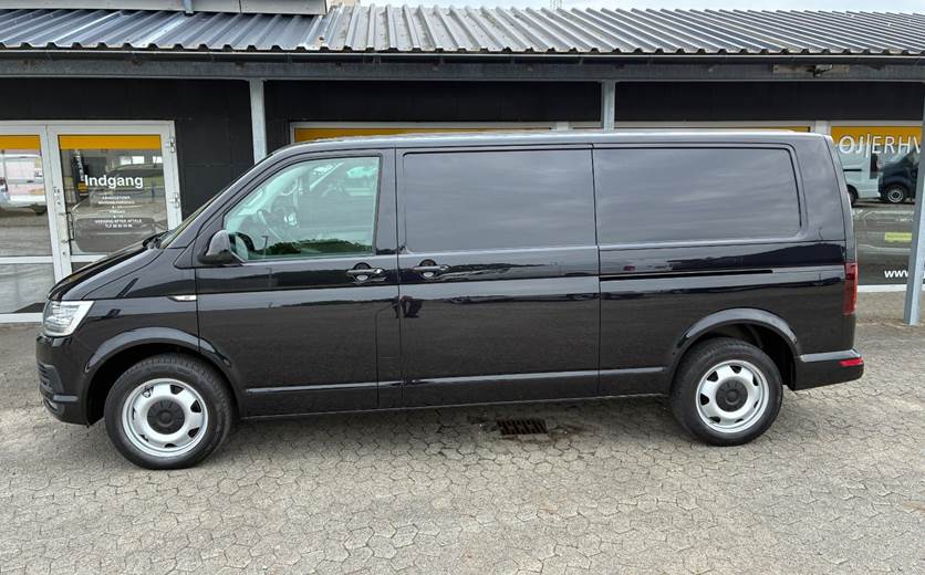 VW Transporter 2,0 TDi 204 Kassevogn DSG lang