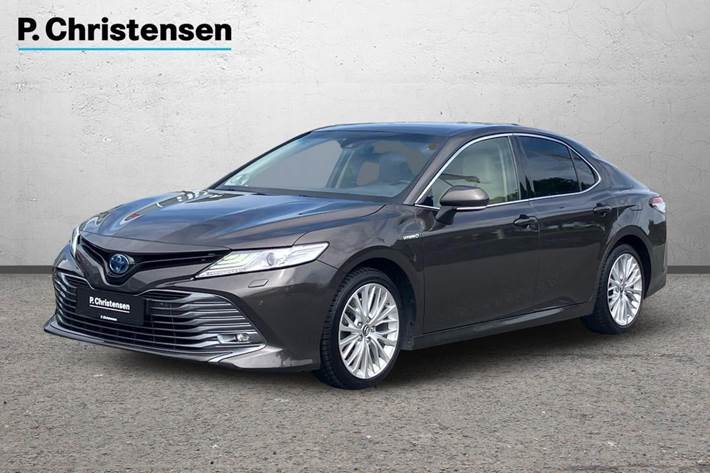 Brun Toyota Camry fra 2019