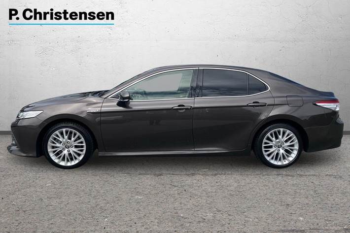 Brun Toyota Camry fra 2019