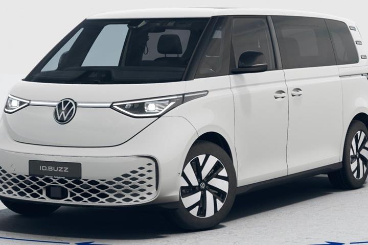 Hvid VW ID.Buzz fra 2026 set udefra