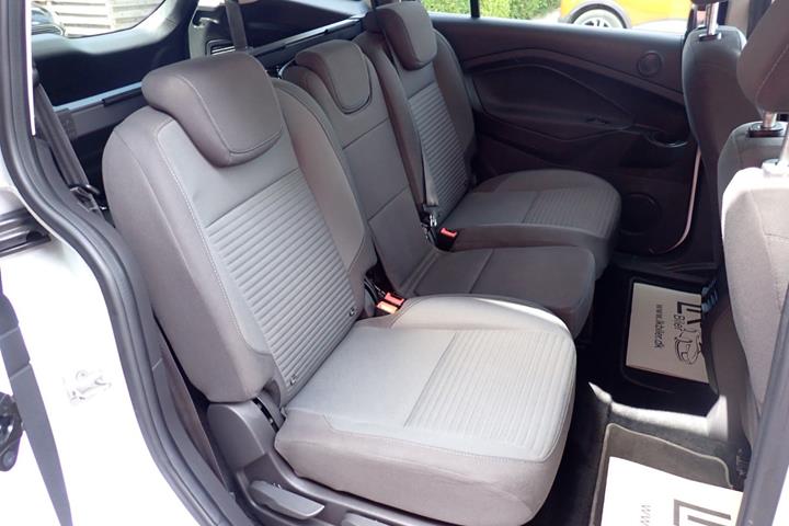 Hvid Ford Grand C-Max fra 2015