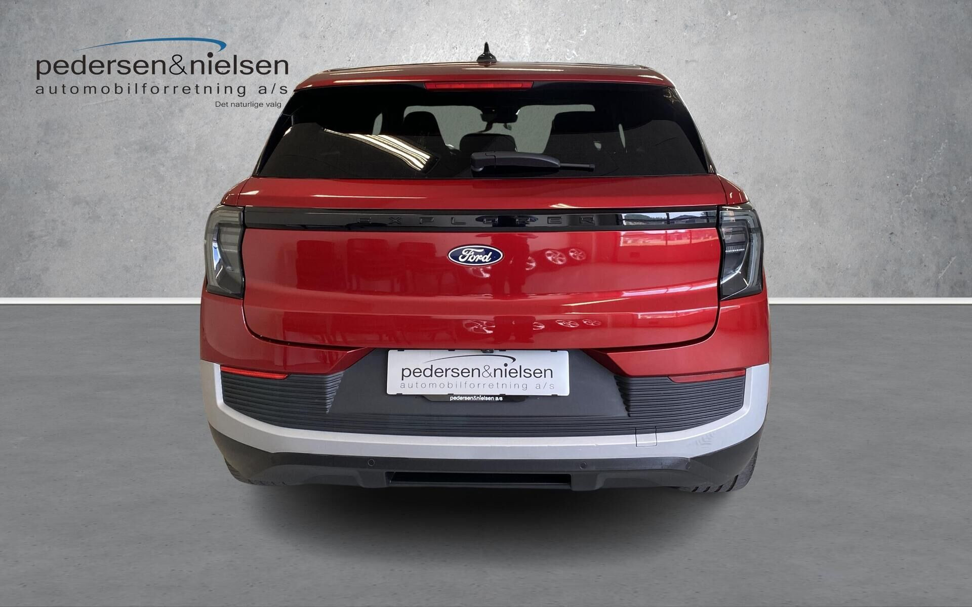 Rød Ford Explorer fra 2024