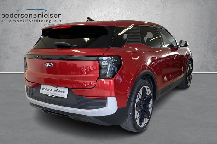 Rød Ford Explorer fra 2024