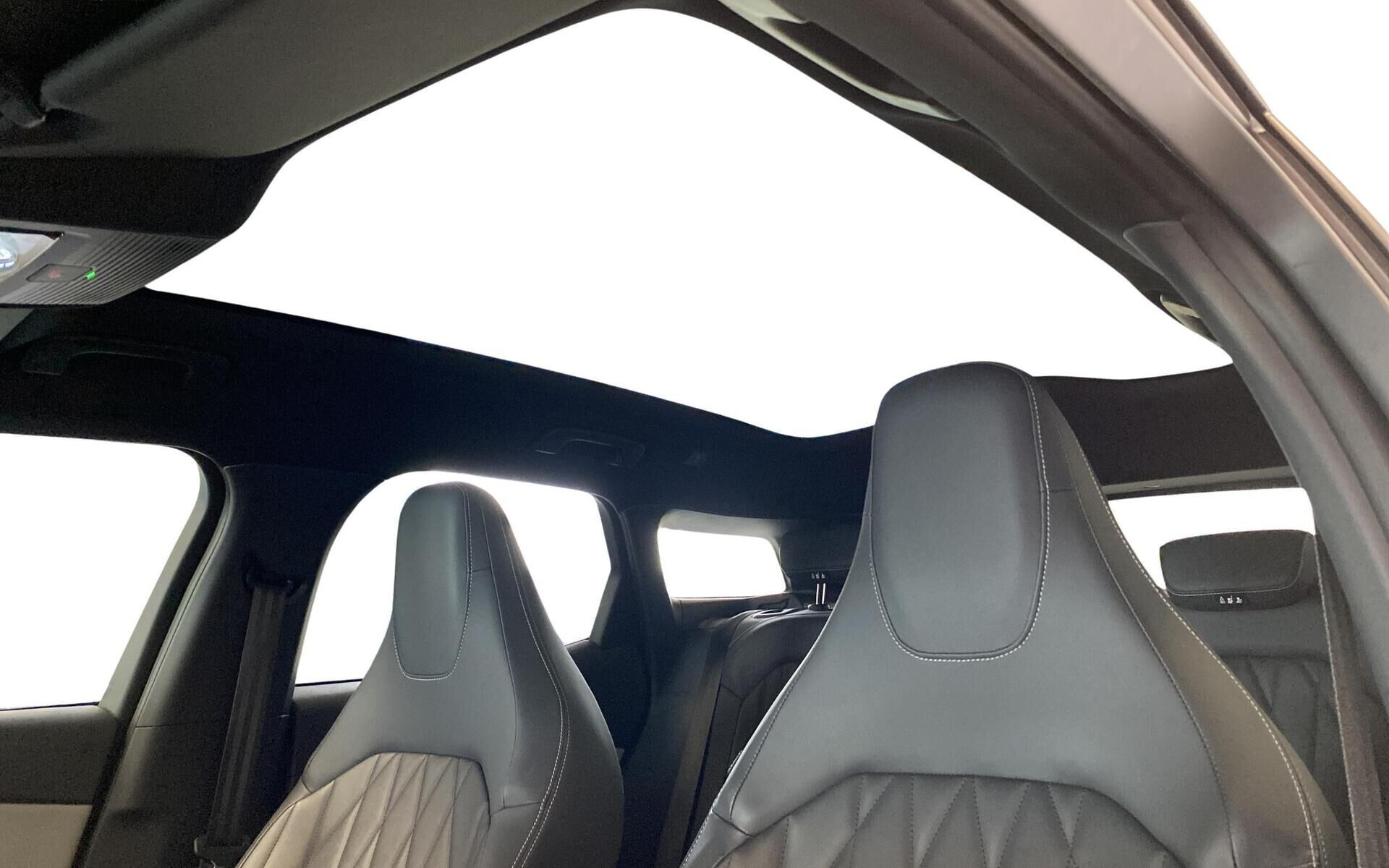 Rød Ford Explorer fra 2024