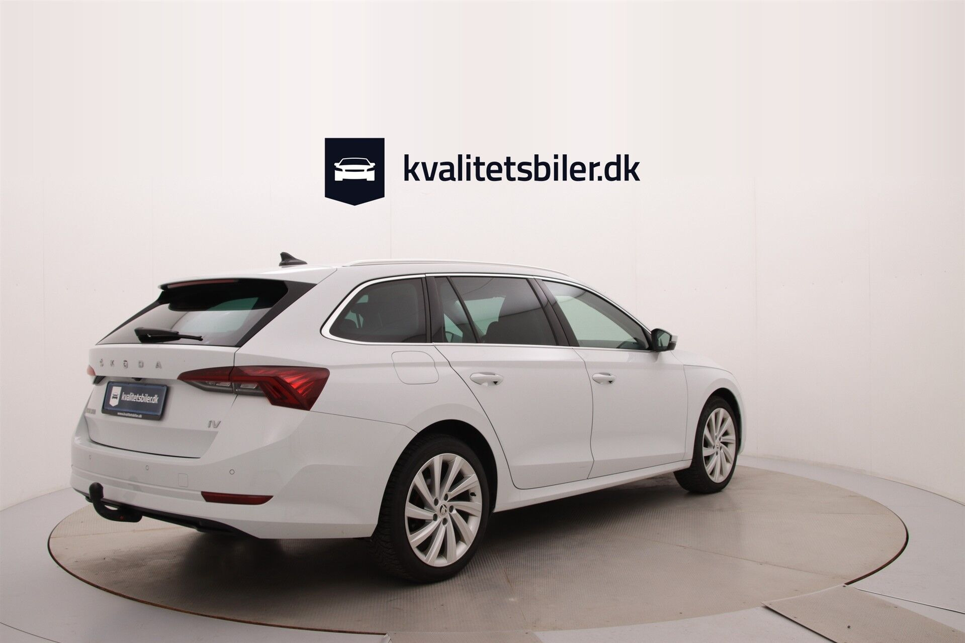 Hvid Skoda Octavia fra 2021