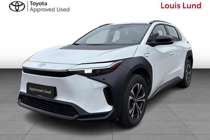 Hvid Toyota BZ4X fra 2024 set udefra