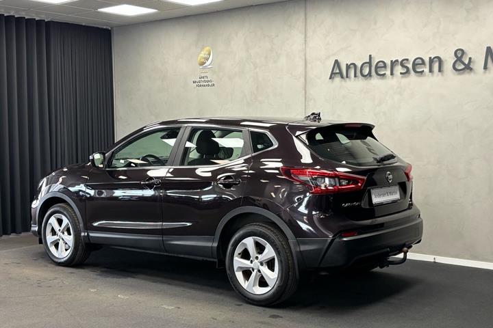 Sort Nissan Qashqai fra 2019