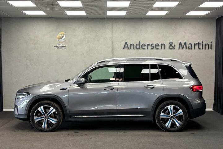 Grå Mercedes EQB 300 fra 2022