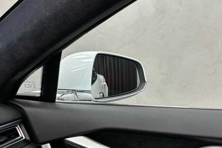 Hvid Tesla Model S fra 2018