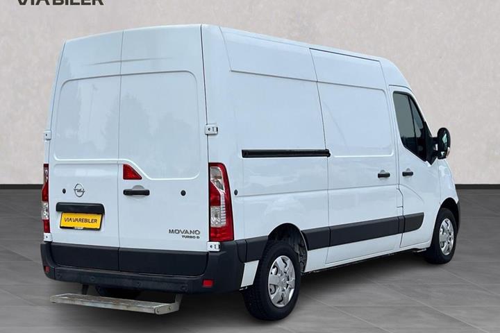 Hvid Opel Movano fra 2021
