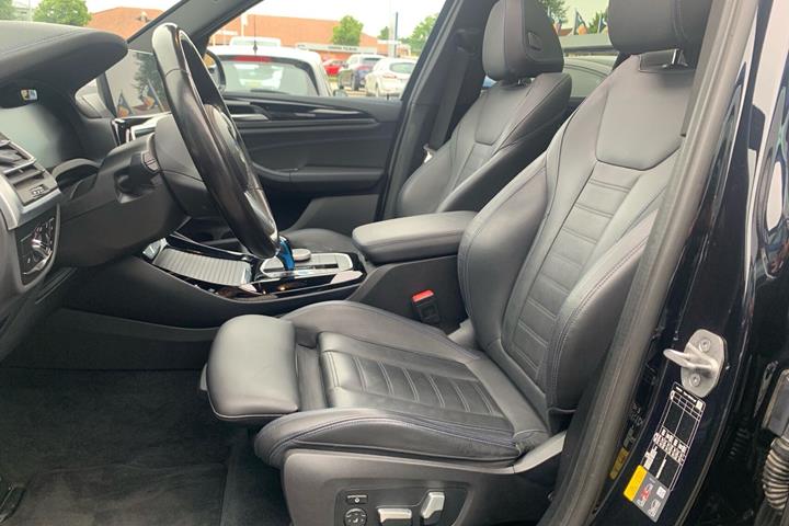 Blå BMW iX3 fra 2023