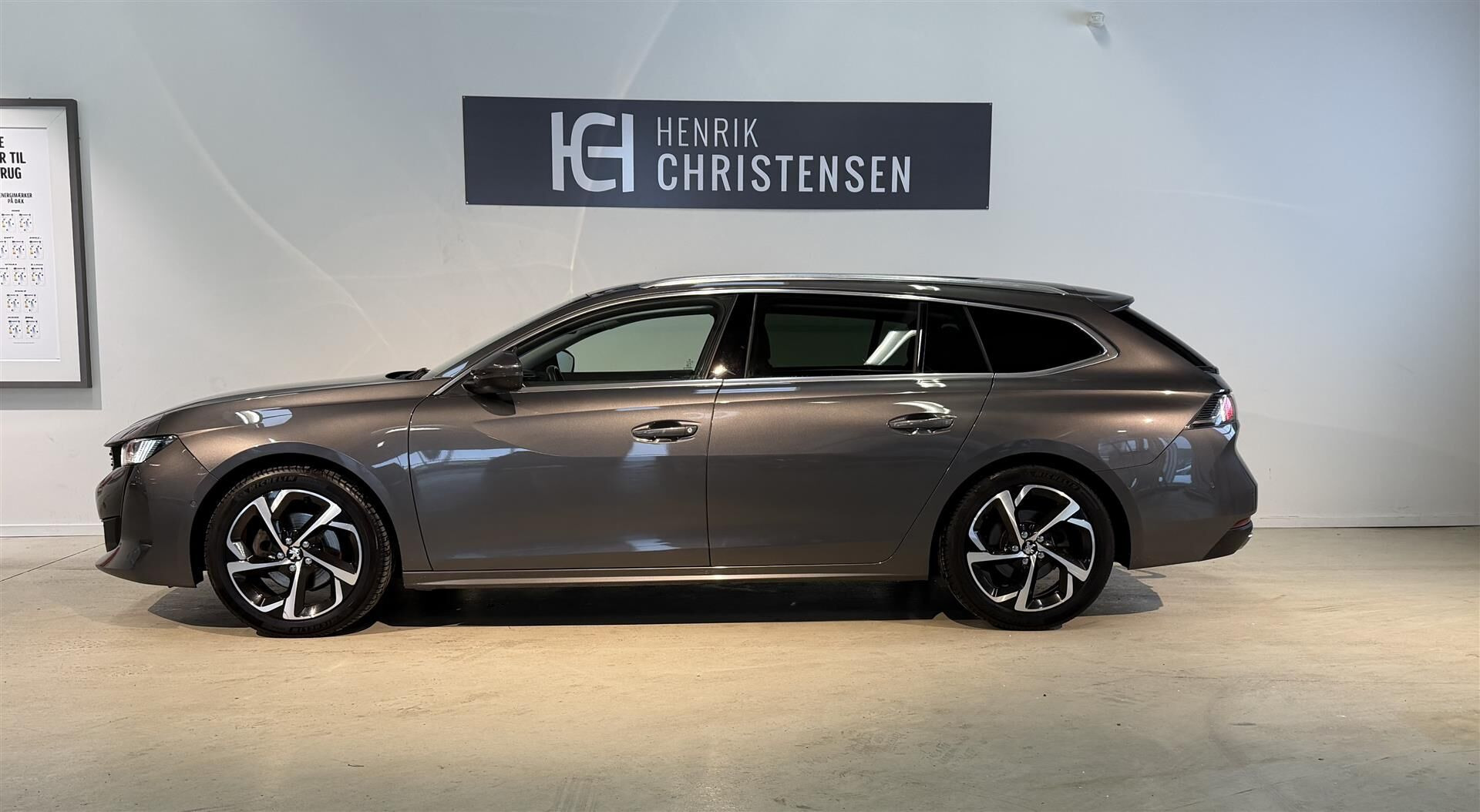 Grå Peugeot 508 fra 2020