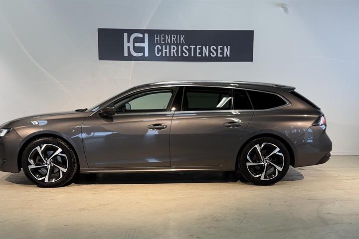 Grå Peugeot 508 fra 2020