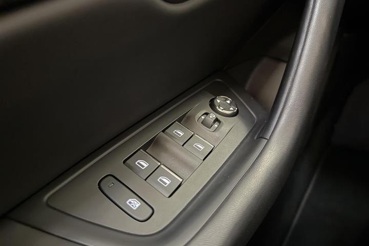 Grå Peugeot 508 fra 2020