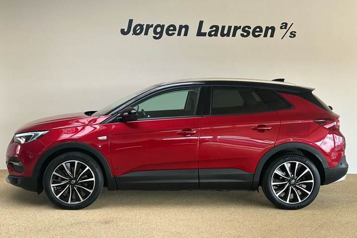 Rød Opel Grandland X fra 2021