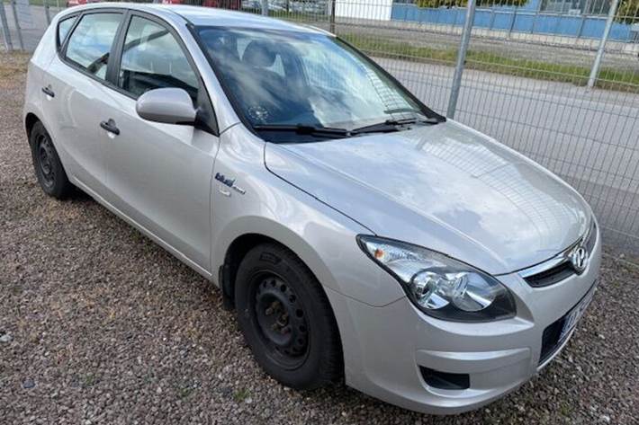 Grå Hyundai i30 fra 2010