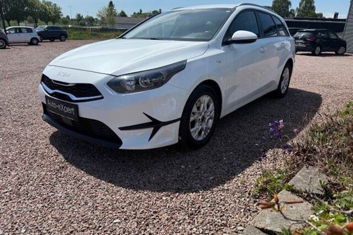 Hvid Kia Ceed fra 2022