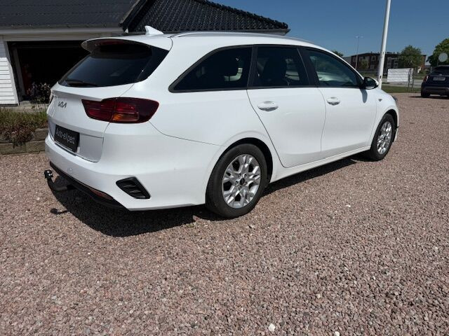 Hvid Kia Ceed fra 2022