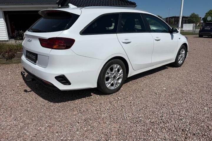 Hvid Kia Ceed fra 2022
