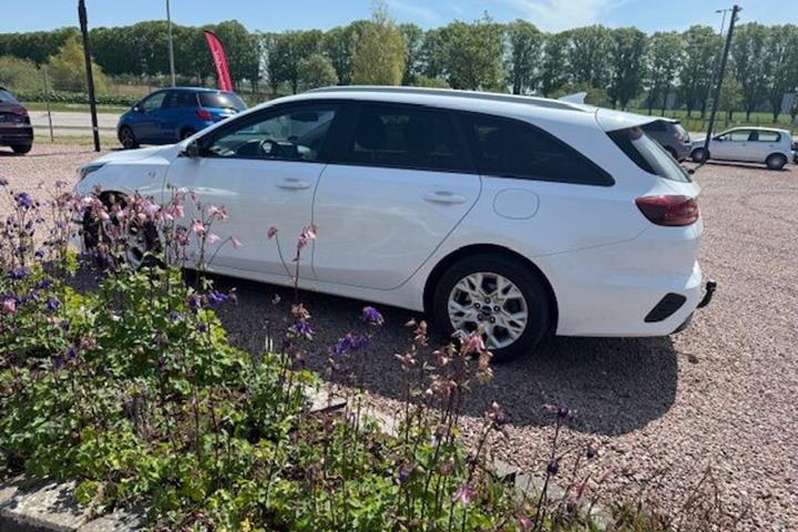 Hvid Kia Ceed fra 2022
