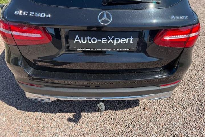 Sort Mercedes GLC250 d fra 2016