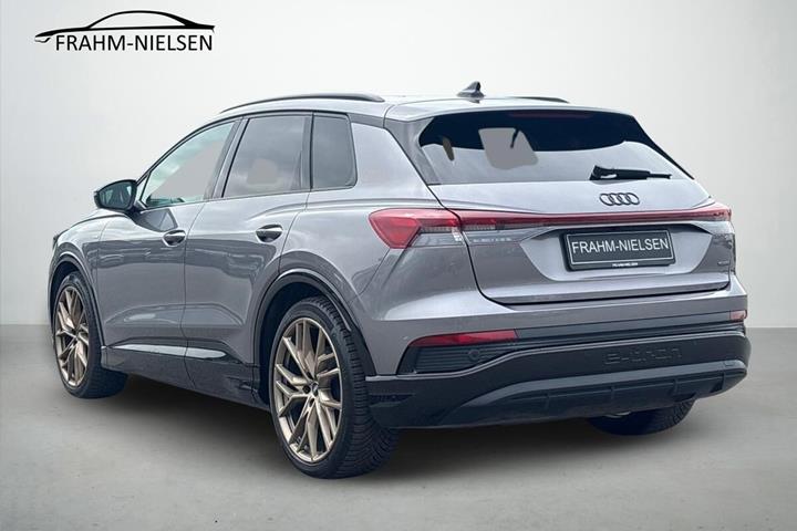 Grå Audi Q4 fra 2021
