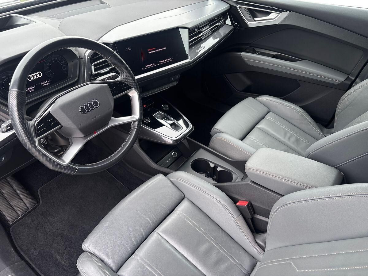 Grå Audi Q4 fra 2021