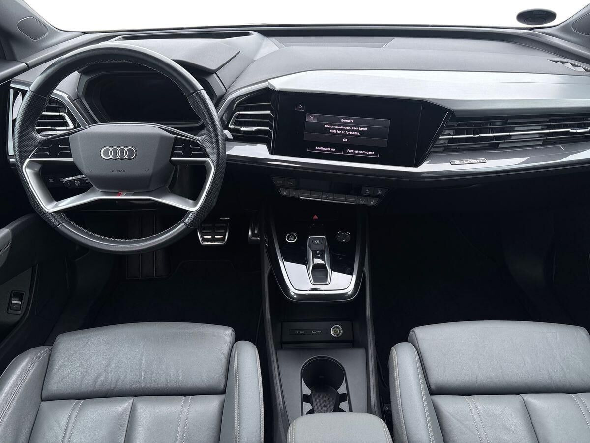 Grå Audi Q4 fra 2021