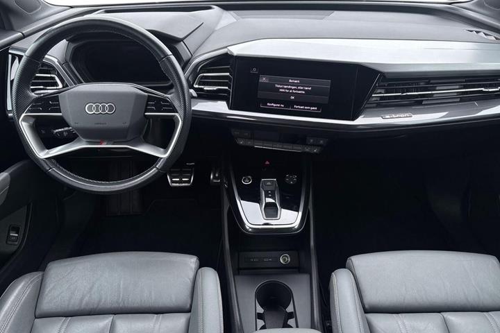 Grå Audi Q4 fra 2021