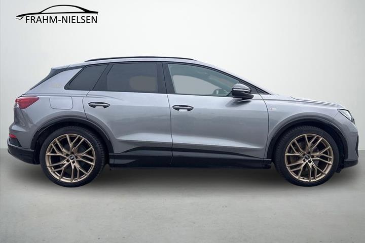 Grå Audi Q4 fra 2021