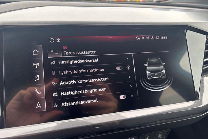 Grå Audi Q4 fra 2021