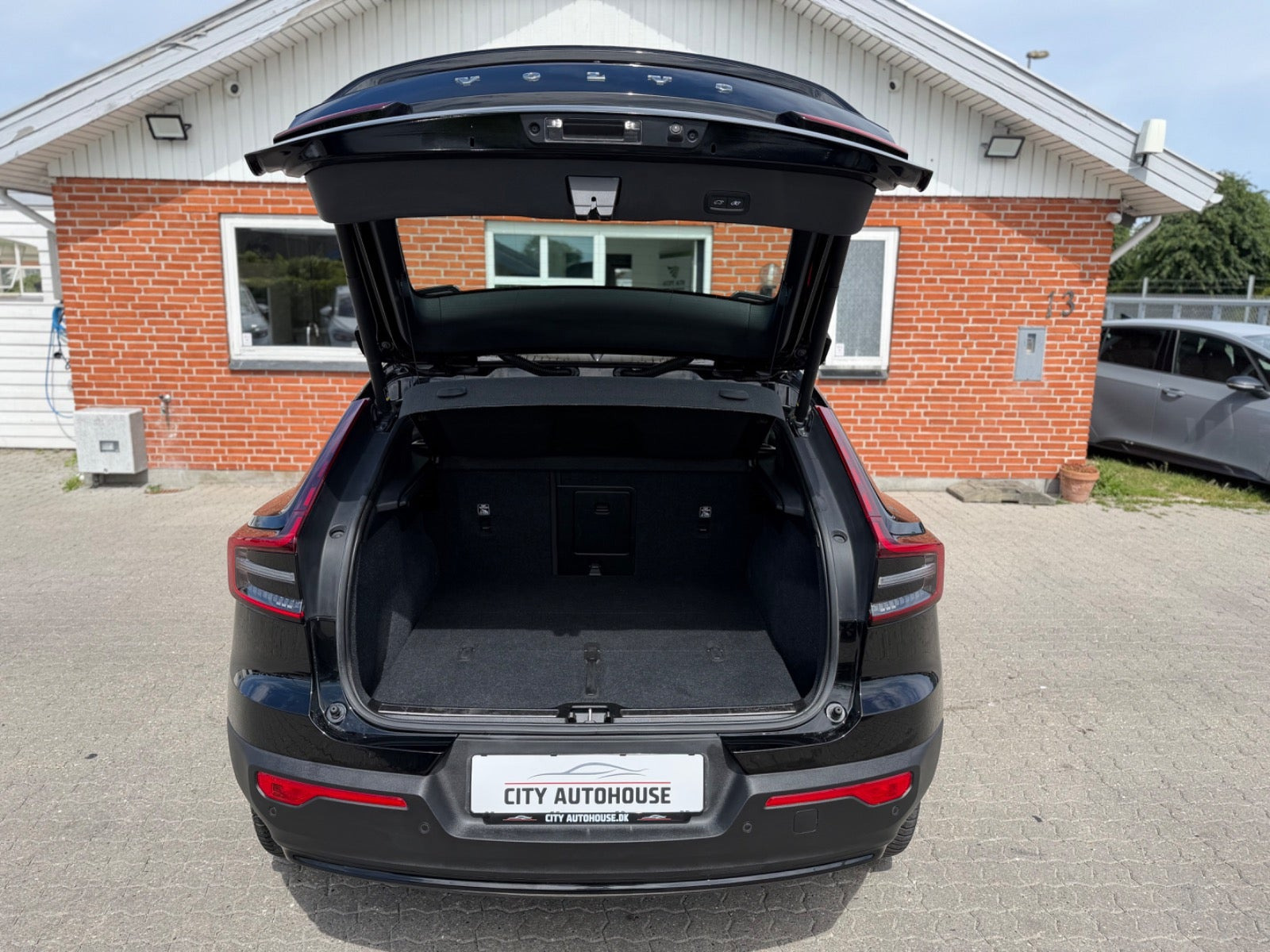 Sort Volvo C40 fra 2023