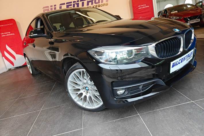 Sort BMW 320d fra 2017