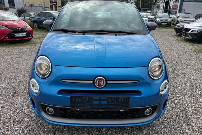 Blå Fiat 500C fra 2017