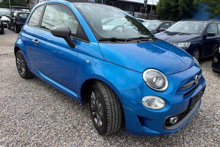 Blå Fiat 500C fra 2017