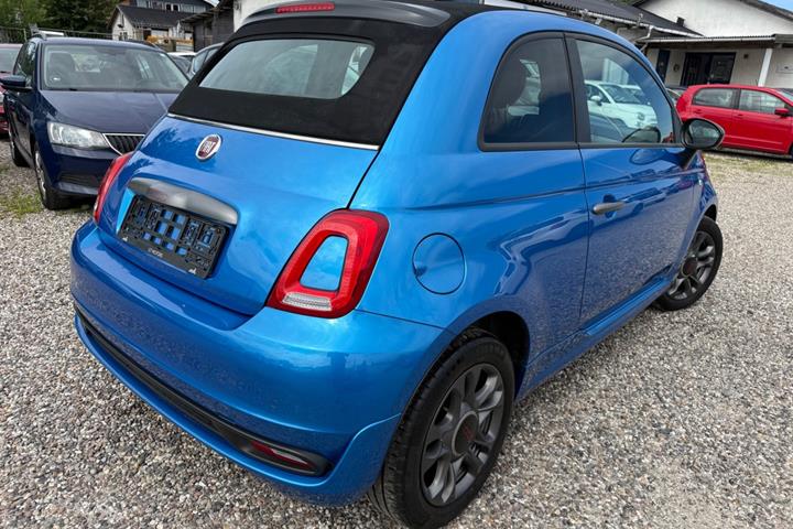 Blå Fiat 500C fra 2017
