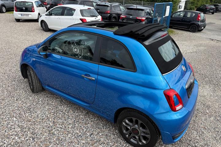 Blå Fiat 500C fra 2017