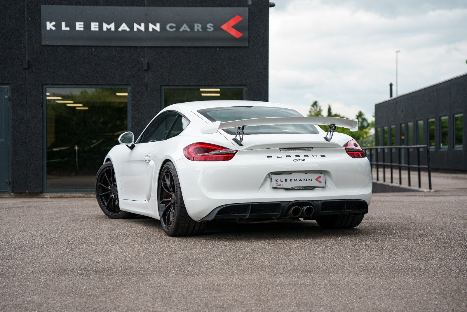 Hvid Porsche Cayman GT4 fra 2016