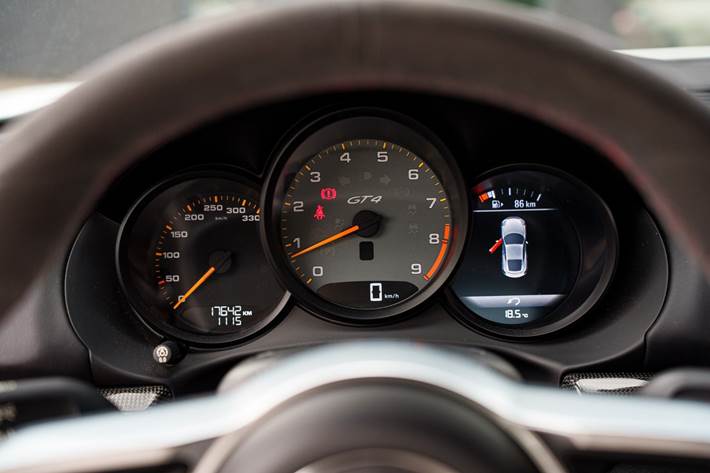 Hvid Porsche Cayman GT4 fra 2016