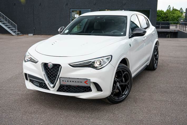 Hvid Alfa Romeo Stelvio fra 2018