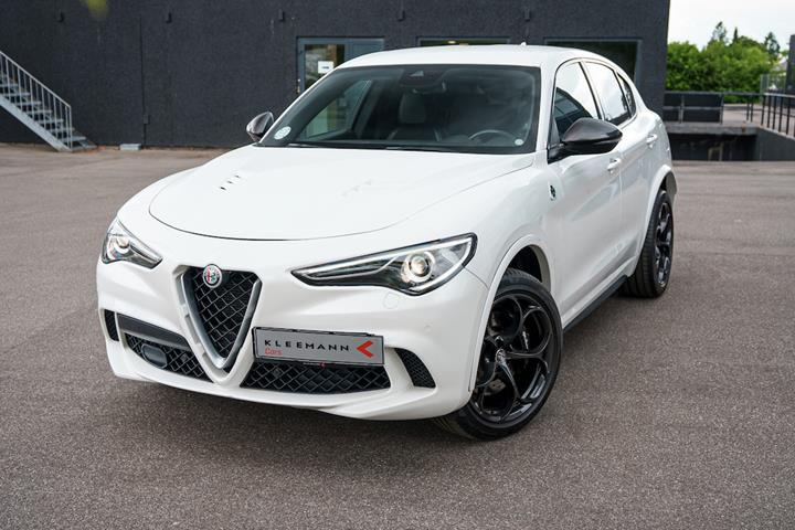 Hvid Alfa Romeo Stelvio fra 2018