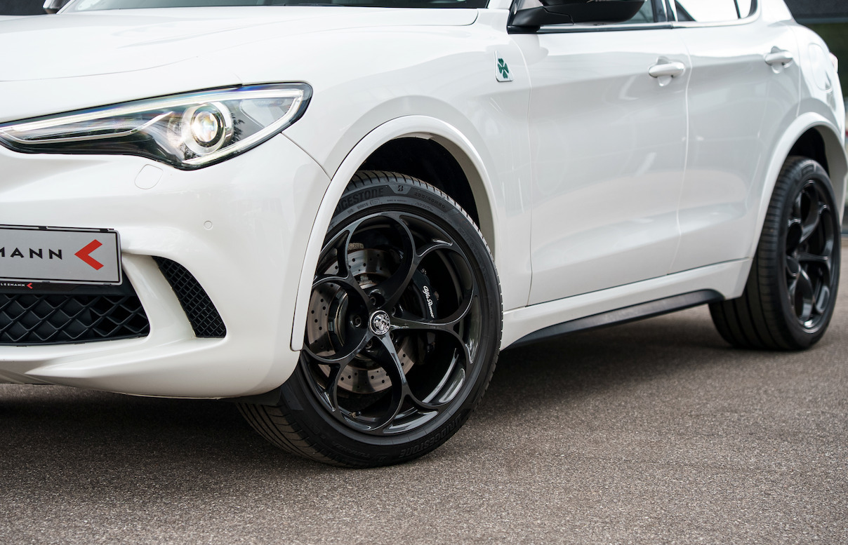 Hvid Alfa Romeo Stelvio fra 2018