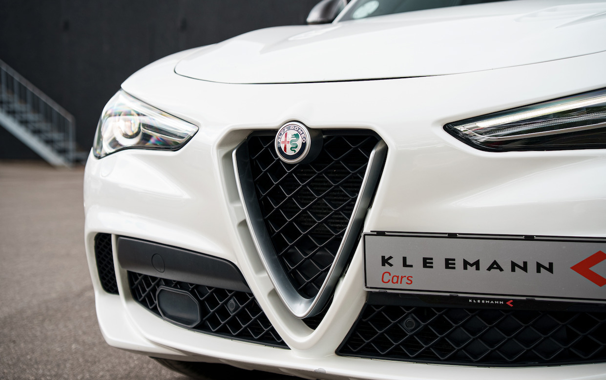 Hvid Alfa Romeo Stelvio fra 2018