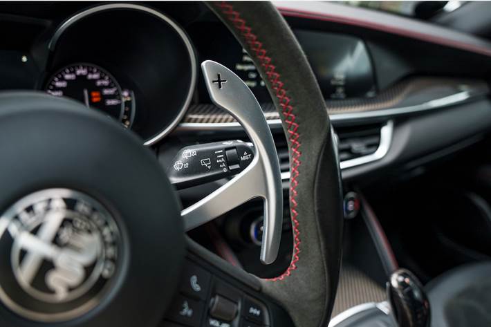 Hvid Alfa Romeo Stelvio fra 2018