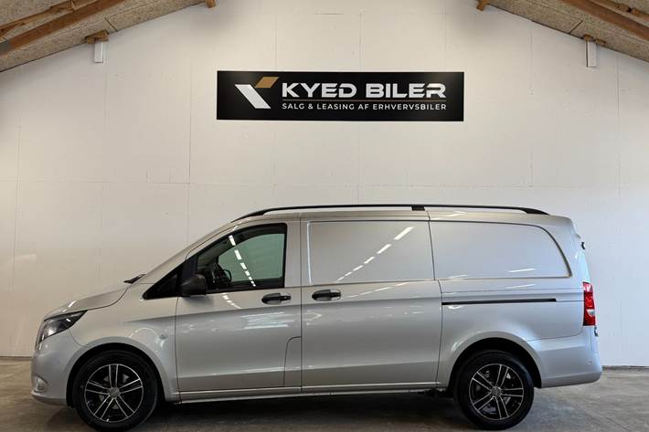 Sølv Mercedes Vito 116 fra 2019